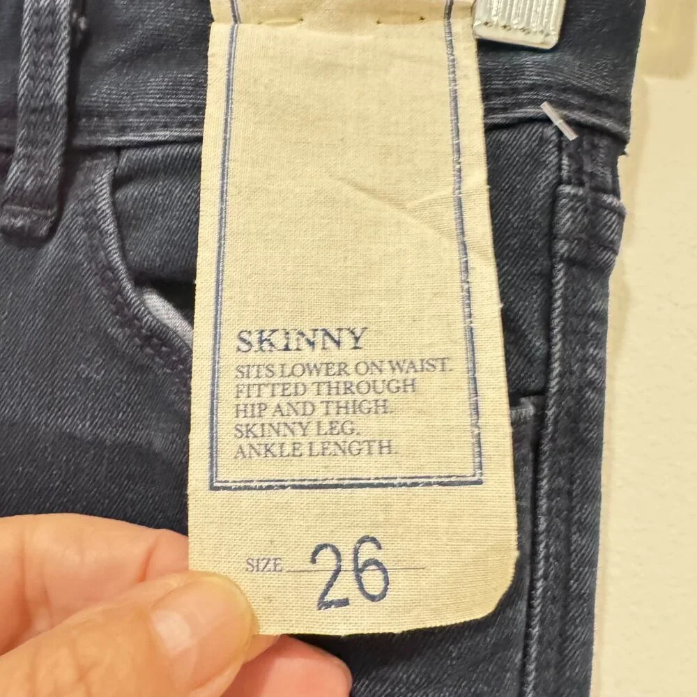 Banana Republic Mid-Rise Skinny Jeans | NWT | Size 26 ✔ Brand new with tags! Cla